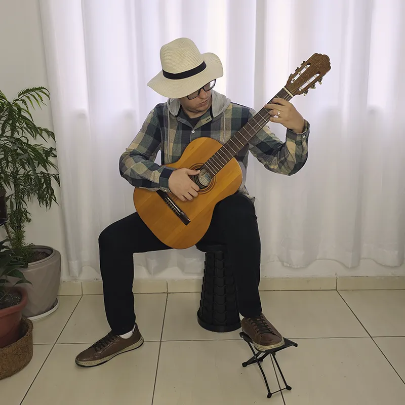 violonista na postura classica