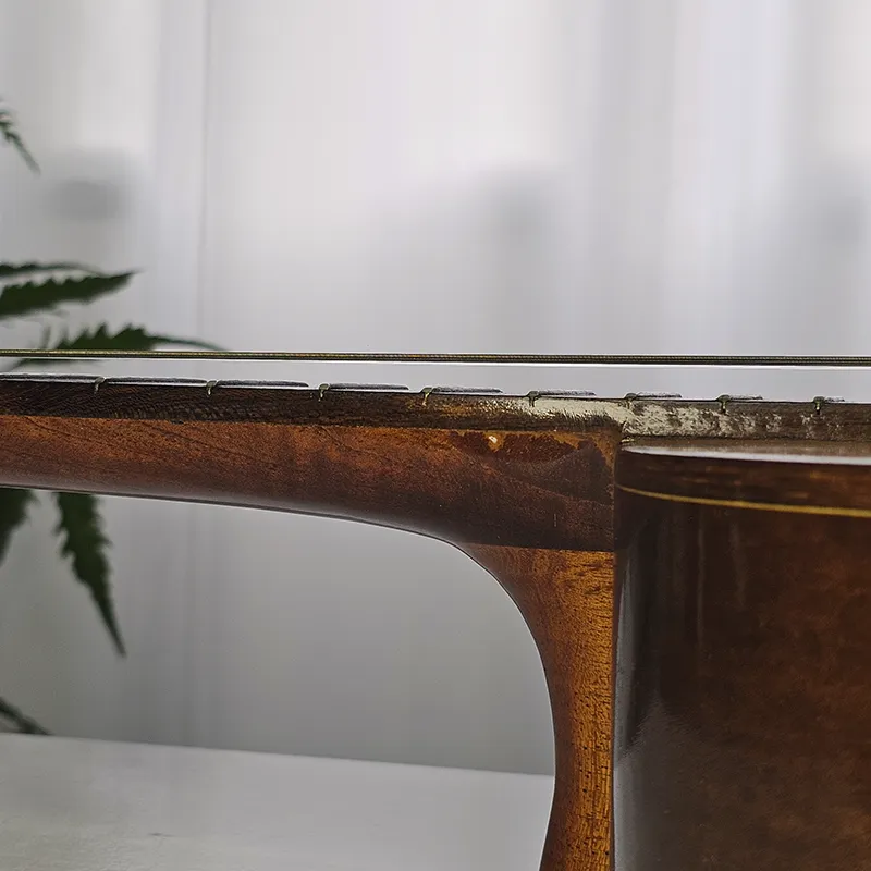 Violão com altura da ação das cordas muito alta