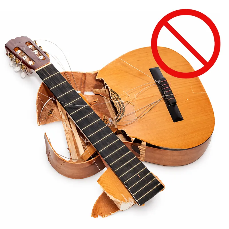 Violão destruido