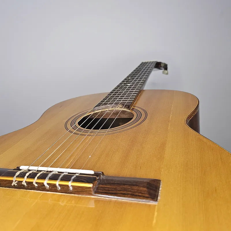 Violão sem tensor